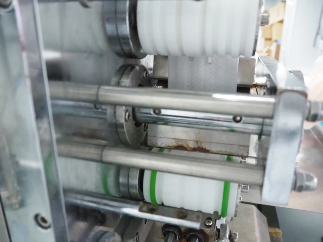 Fabrik-Großverkauf-hohe Leistungsfähigkeits-volles automatisches Einzelstück-Feuchtpflegetuch-Herstellungsund Verpackmaschine