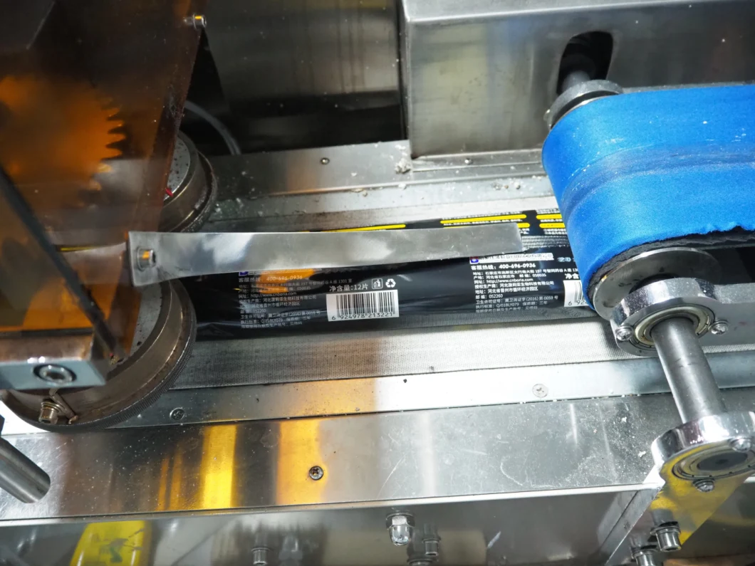Fabrik-Großverkauf-hohe Leistungsfähigkeits-volles automatisches Einzelstück-Feuchtpflegetuch-Herstellungsund Verpackmaschine
