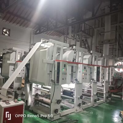 Durchmesser der Schraube 55mm 2 oder 65mm 2mm Film Extruder Maschine Gesamtleistung 11-21kw Extrusionskapazität 100 bis 500 kg h für die Kunststofffilm Extrusion