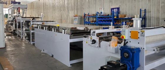 Pp. bedecken PVC-Blatt-Extruder-Maschinen-Lithium-Batterie-Verpackungs-Fertigungsstraße