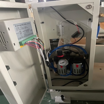 Querschneidemaschine-hohe Geschwindigkeit des Computer-HJ-1400 mit Servoaufschlitzendem Ausschnitt der Motorsteuerung 1400mm für Ausschnitt des Papiers a4