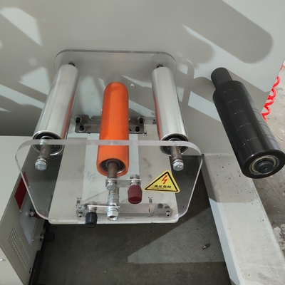 Die Hochgeschwindigkeits-Flexo-Druckmaschine für maximale Leistungsfähigkeit, Farbe druckend ist whitle, Band, Kraftpapier, Tinte