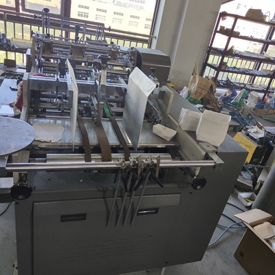 Nicht standardmäßige Kartonmaschine # Dekorationsarbeiten # Lebensmittelkarton # Einweg-Brotdose # Schmelzklebeverfahren