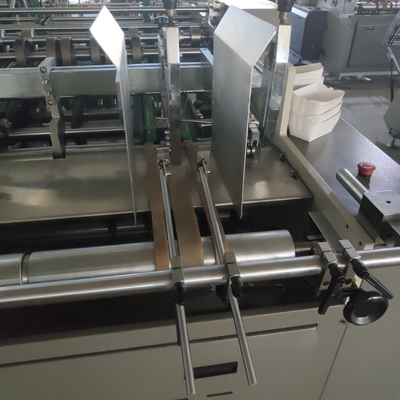 Nicht standardmäßige Kartonmaschine # Dekorationsarbeiten # Lebensmittelkarton # Einweg-Brotdose # Schmelzklebeverfahren