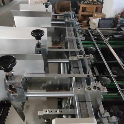 Nicht standardmäßige Kartonmaschine # Dekorationsarbeiten # Lebensmittelkarton # Einweg-Brotdose # Schmelzklebeverfahren