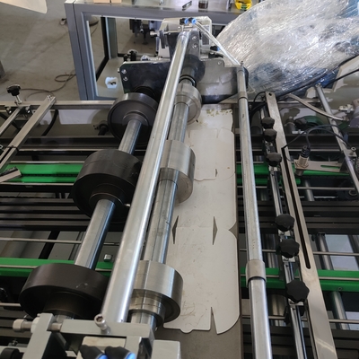 Nicht standardmäßige Kartonmaschine # Dekorationsarbeiten # Lebensmittelkarton # Einweg-Brotdose # Schmelzklebeverfahren