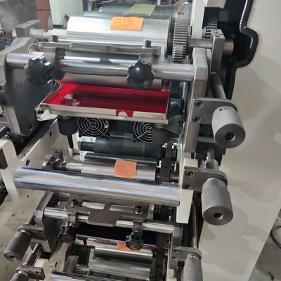 250 mm Länge 180 mm Breite Hochgeschwindigkeits-Flexodruckmaschine 5-60 m/min Geschwindigkeit 0,15 mm Genauigkeit