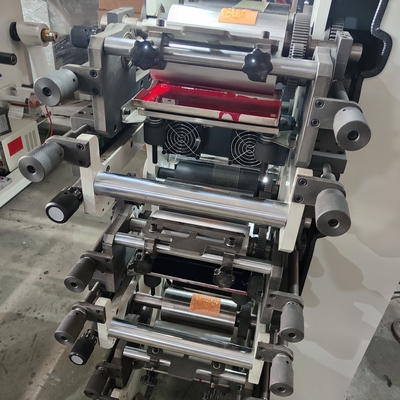 250 mm Länge 180 mm Breite Hochgeschwindigkeits-Flexodruckmaschine 5-60 m/min Geschwindigkeit 0,15 mm Genauigkeit