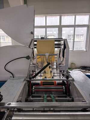 Beutelversiegelungs- und -schneidemaschine Kraftpapierbeutelherstellungsmaschine mit 420 bis 600 mm Beutelbreite und 400 Mesh Keramikdruckwalze