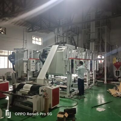 Durchmesser der Schraube 55mm 2 oder 65mm 2mm Film Extruder Maschine Gesamtleistung 11-21kw Extrusionskapazität 100 bis 500 kg h für die Kunststofffilm Extrusion