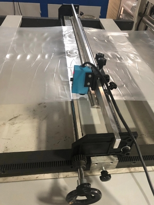 220V 50HZ auf Rollender plastikklagen-Abdeckungs-Tasche, die Maschine mit statischem elektrischem Elimination#Suit-Abdeckungs-Papier Carry Bag Make herstellt