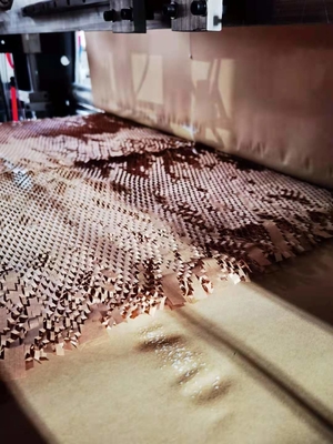 Freundliche Kraftpapier-Tasche Eco, die Maschine aufgefüllten Kurier Delivery Envelope Honeycomb macht