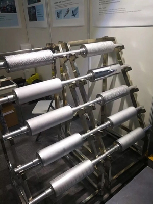 Gleichen Sie Drucker Ceramic Anilox Roller aus, das 3 Käufer gravierend flexographisch ist